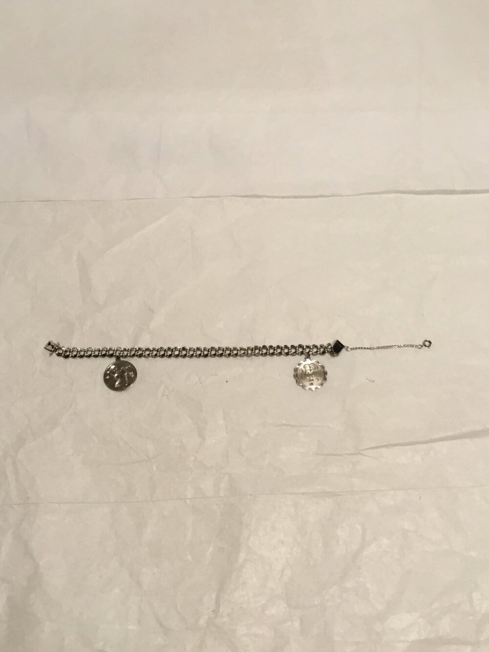 Very nice sterling silver Nassau charm bracelet w/ safety catch - Picture 9 of 11